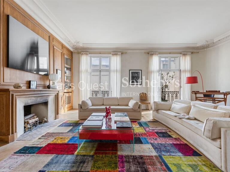 Sale Apartment Paris 8e - 3 bedrooms