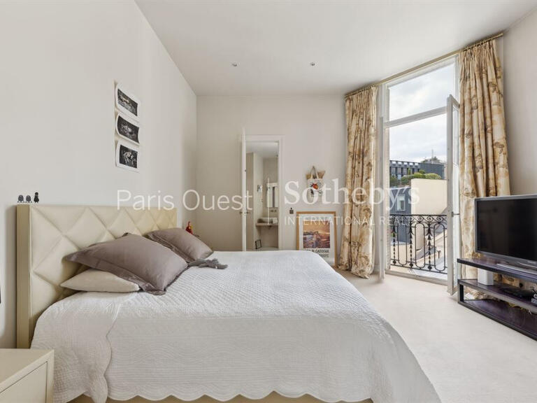 Appartement Paris 8e - 3 chambres - 156m²