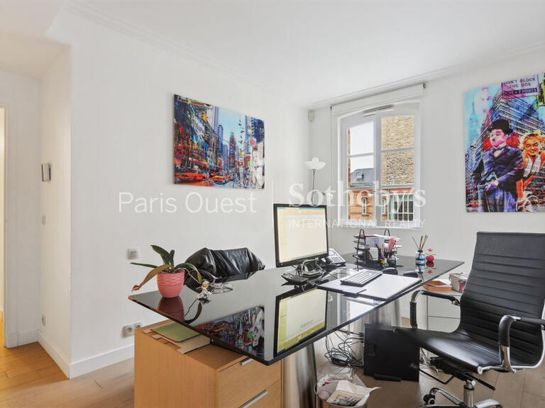 Sale Apartment Paris 8e - 3 bedrooms