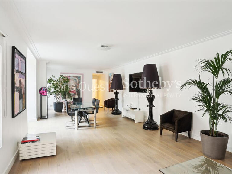 Sale Apartment Paris 8e - 3 bedrooms