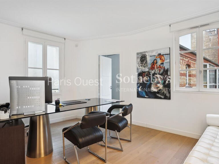 Sale Apartment Paris 8e - 3 bedrooms