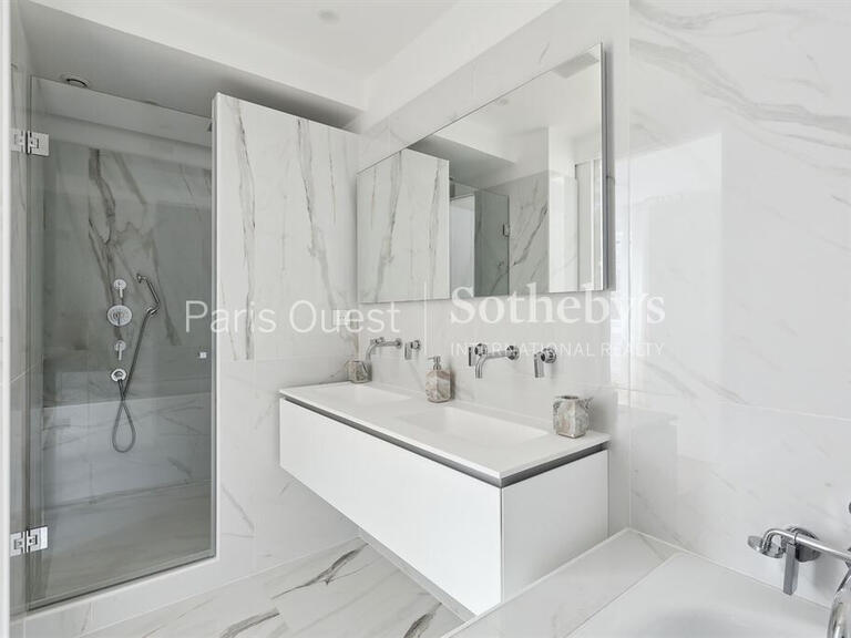 Appartement Paris 8e - 3 chambres - 165m²