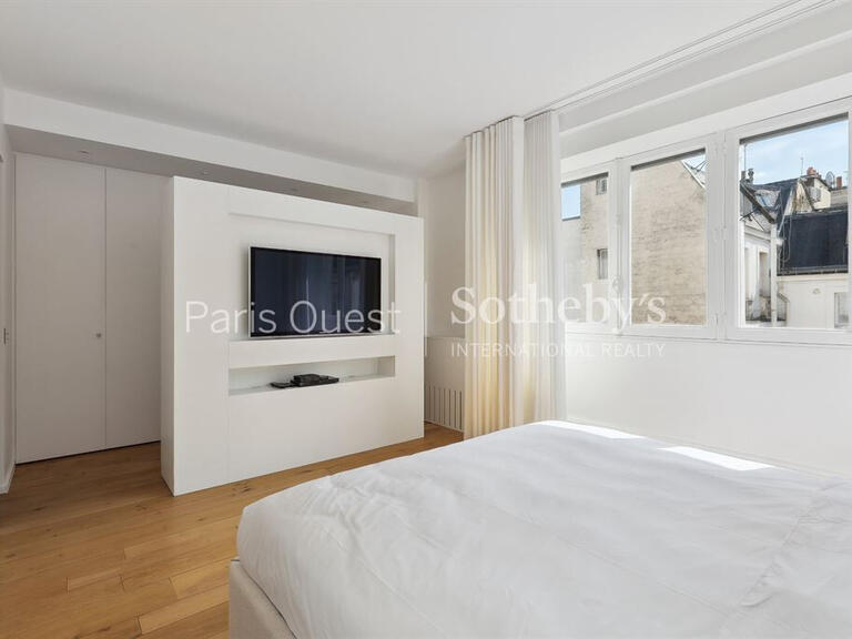 Sale Apartment Paris 8e - 3 bedrooms