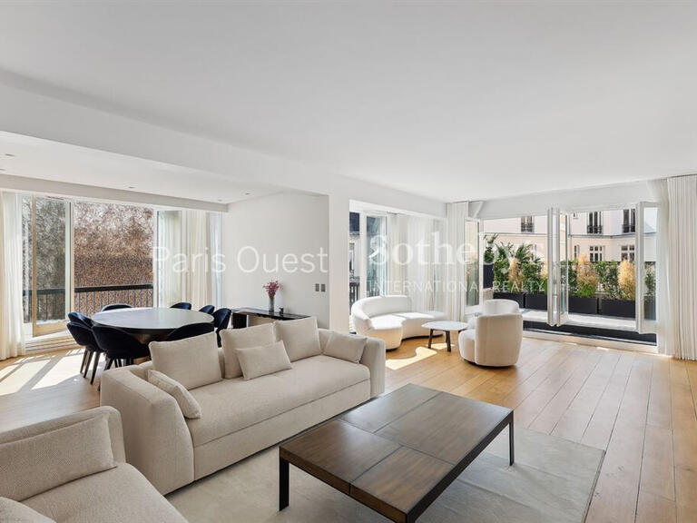 Sale Apartment Paris 8e - 3 bedrooms