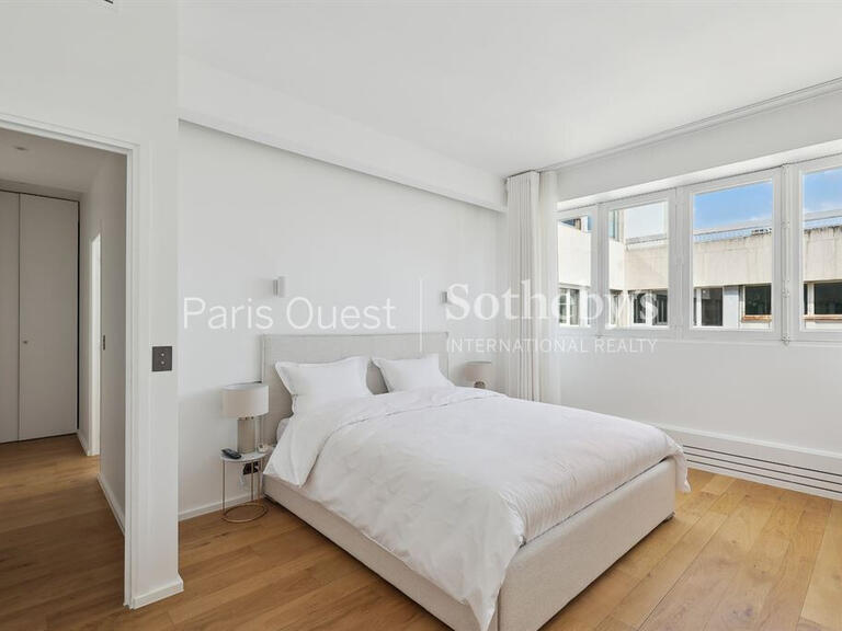 Sale Apartment Paris 8e - 3 bedrooms