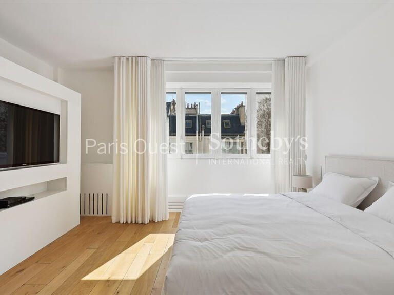 Appartement Paris 8e - 3 chambres - 165m²