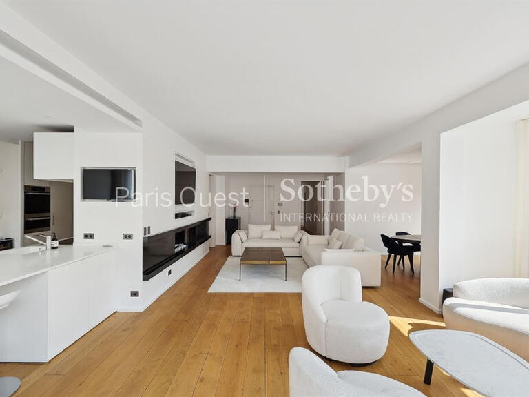 Sale Apartment Paris 8e - 3 bedrooms