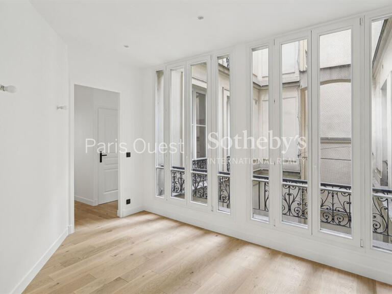 Appartement Paris 8e - 3 chambres - 142m²