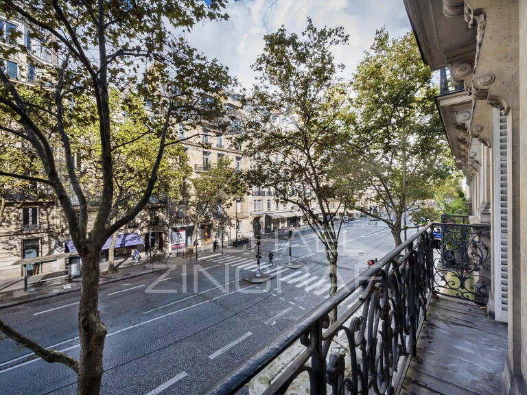 Apartment Paris 8e - 4 bedrooms - 141m²