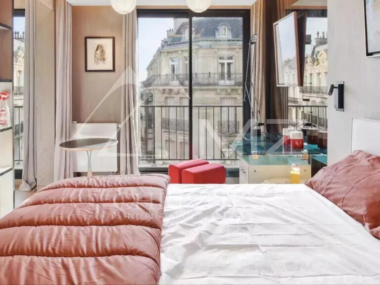 Appartement Paris 8e - 1 chambre - 63m²