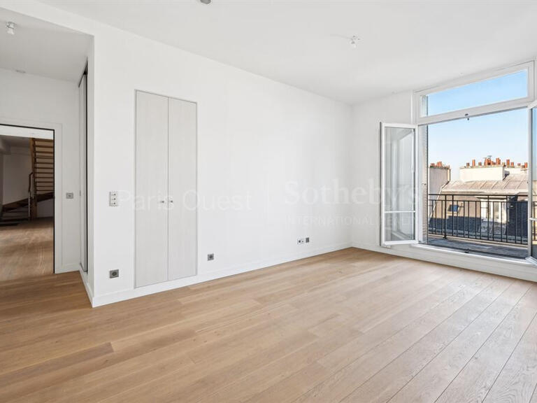 Appartement Paris 8e - 5 chambres - 232m²