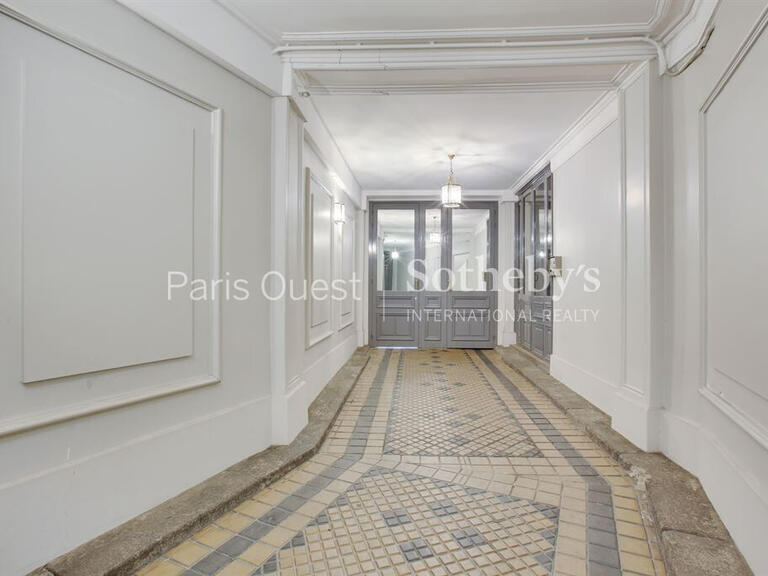 Appartement Paris 8e - 5 chambres - 173m²