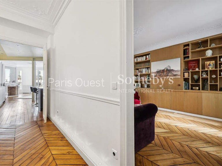 Appartement Paris 8e - 5 chambres - 173m²