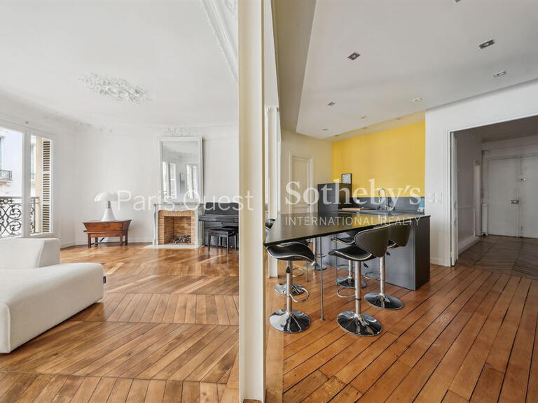 Appartement Paris 8e - 5 chambres - 173m²