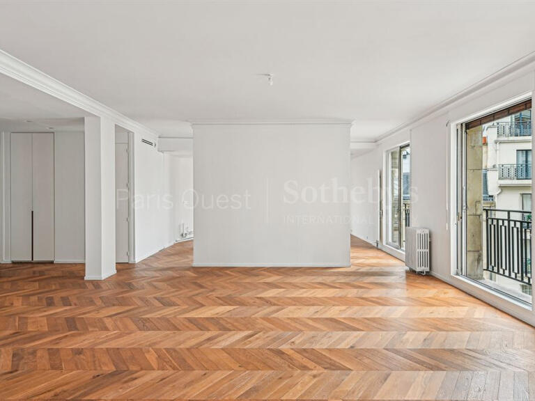 Appartement Paris 8e - 3 chambres - 245m²