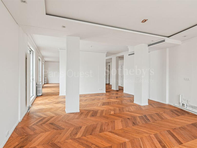 Appartement Paris 8e - 3 chambres - 245m²