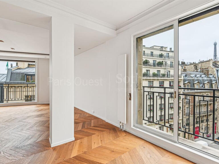 Appartement Paris 8e - 3 chambres - 245m²