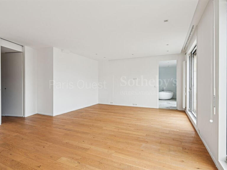 Appartement Paris 8e - 3 chambres - 245m²