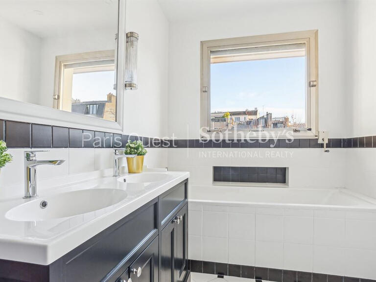 Apartment Paris 8e - 2 bedrooms - 107m²