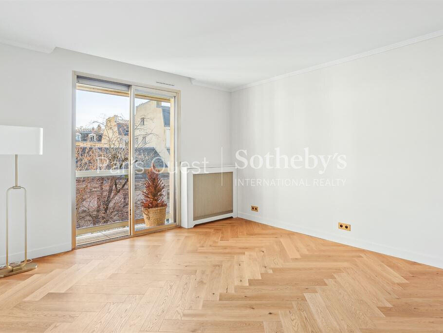 Apartment Paris 8e