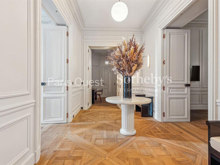 Appartement Paris 8e - 3 chambres - 216m²