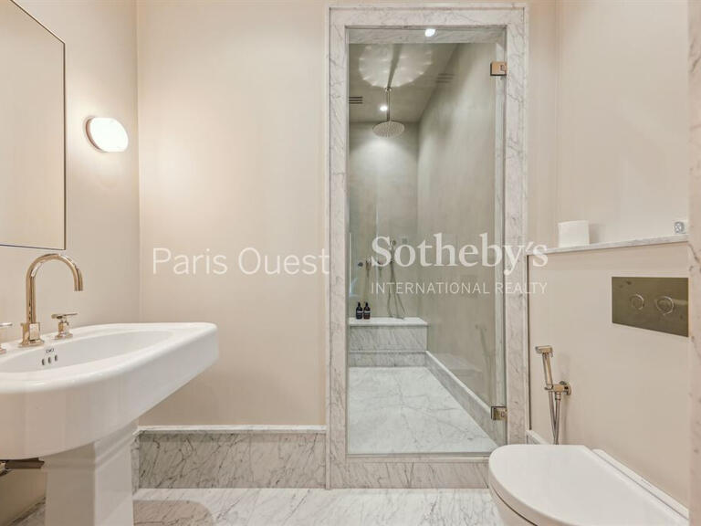 Appartement Paris 8e - 3 chambres - 216m²