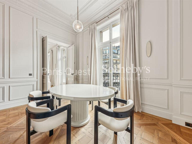 Appartement Paris 8e - 3 chambres - 216m²