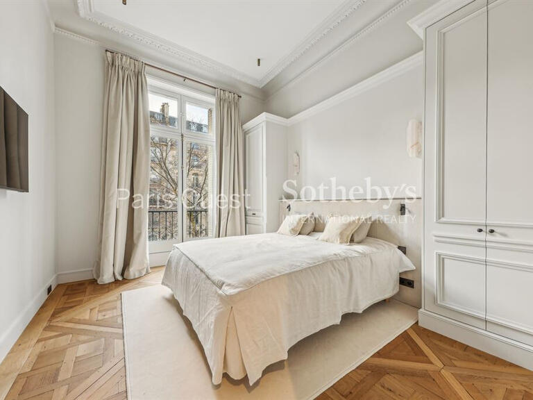 Appartement Paris 8e - 3 chambres - 216m²