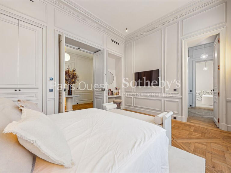 Appartement Paris 8e - 3 chambres - 216m²