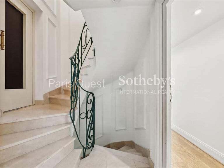 Maison Paris 8e - 6 chambres - 287m²