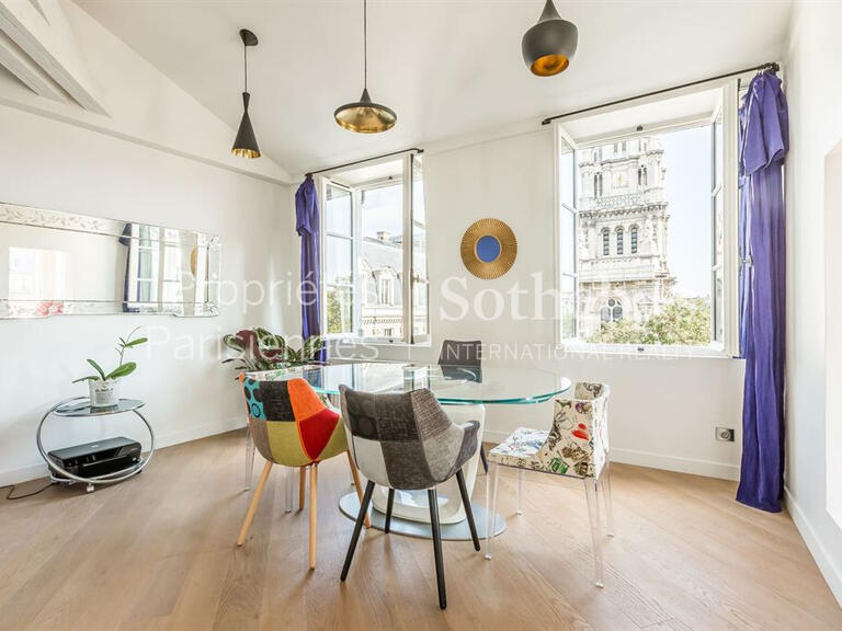 Appartement Paris 9e - 2 chambres - 115m²