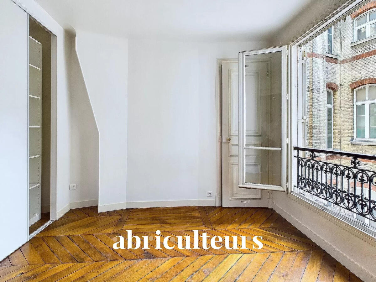 Apartment Paris 9e