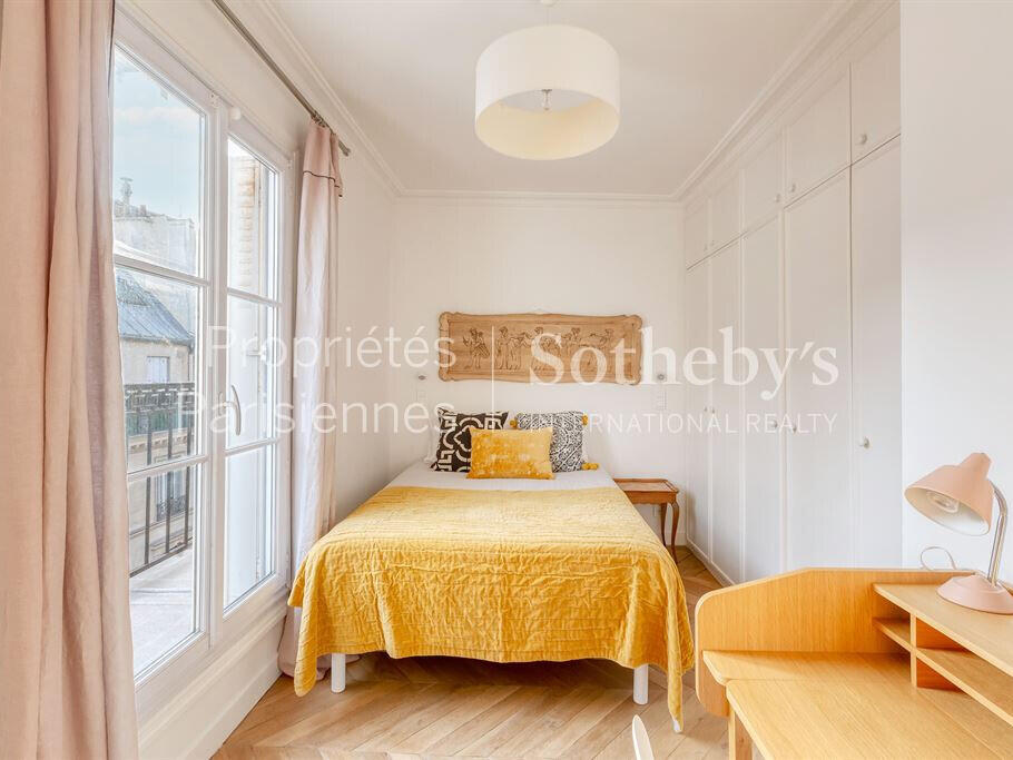 Apartment Paris 9e