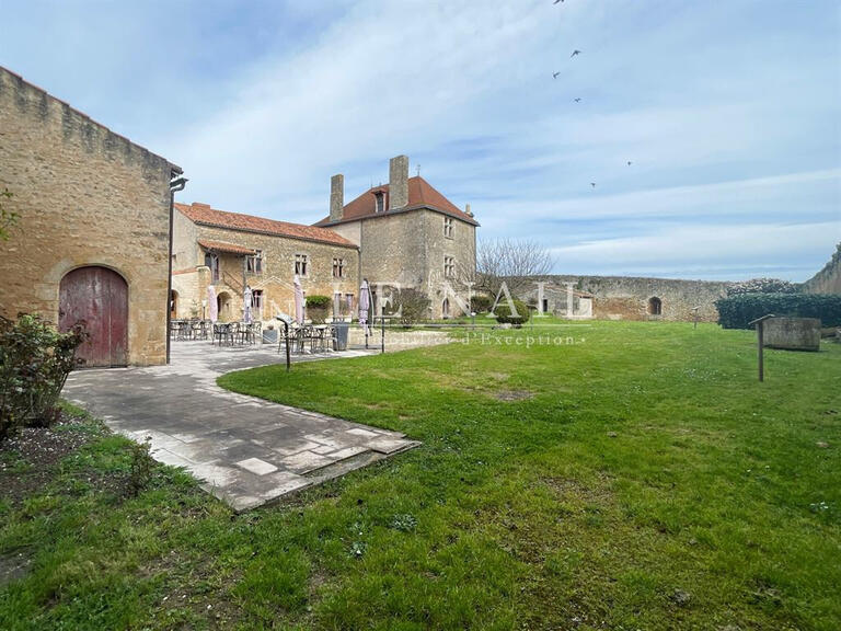 Castle Parthenay - 5 bedrooms - 400m²