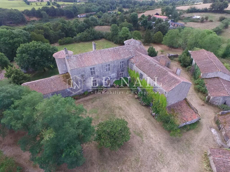 Castle Parthenay - 4 bedrooms - 540m²