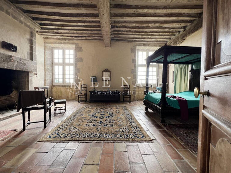 Castle Parthenay - 4 bedrooms - 540m²