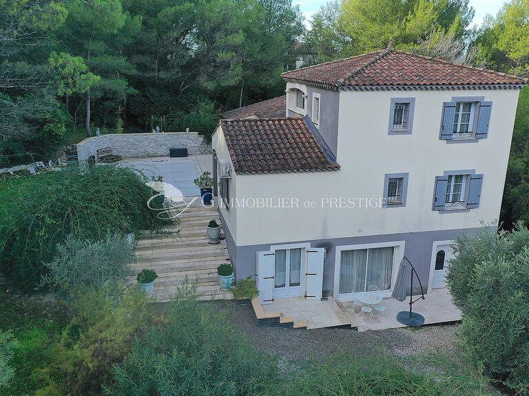 Villa Pernes-les-Fontaines - 4 bedrooms - 200m²