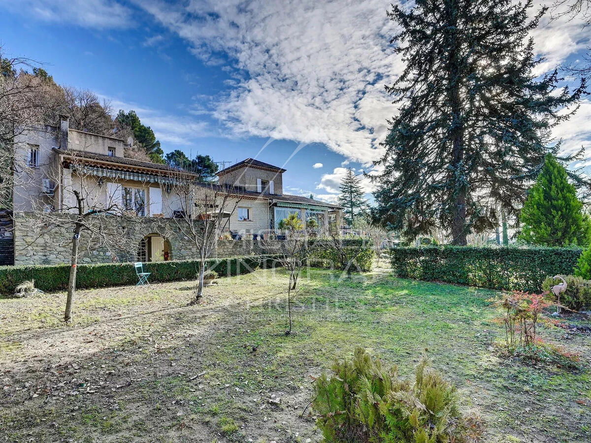 House Peypin-d'Aigues