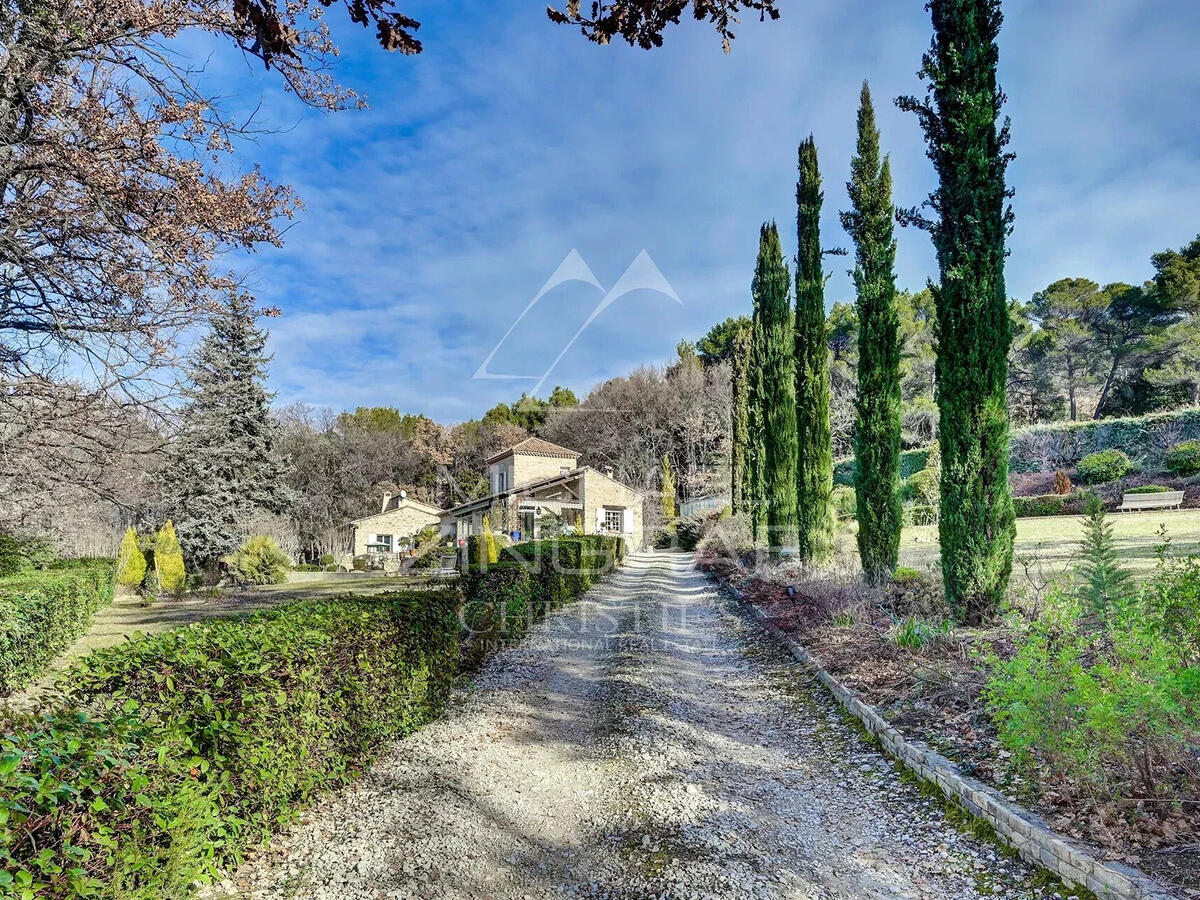 House Peypin-d'Aigues