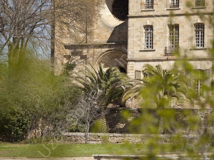 Château Pézenas - 30 chambres - 6200m²