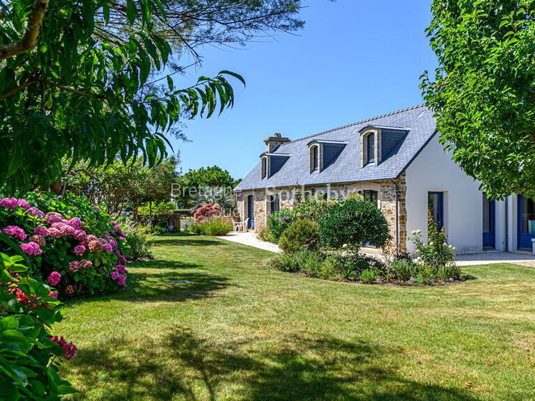 House Plonéour-Lanvern - 3 bedrooms - 300m²