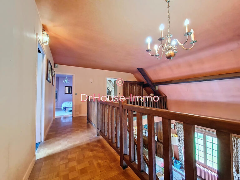 Villa Poigny-la-Forêt - 7 chambres - 337m²