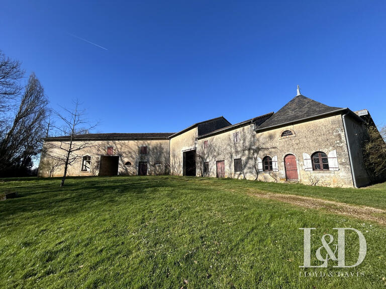 Château Poitiers - 8 chambres - 632m²