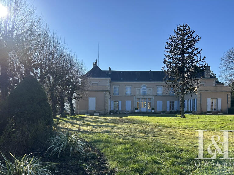 Château Poitiers - 8 chambres - 632m²