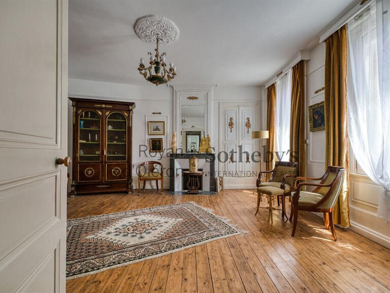 Maison Pont-l'Abbé-d'Arnoult - 4 chambres - 248m²