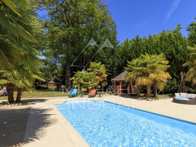 House Pontault-Combault - 4 bedrooms - 450m²