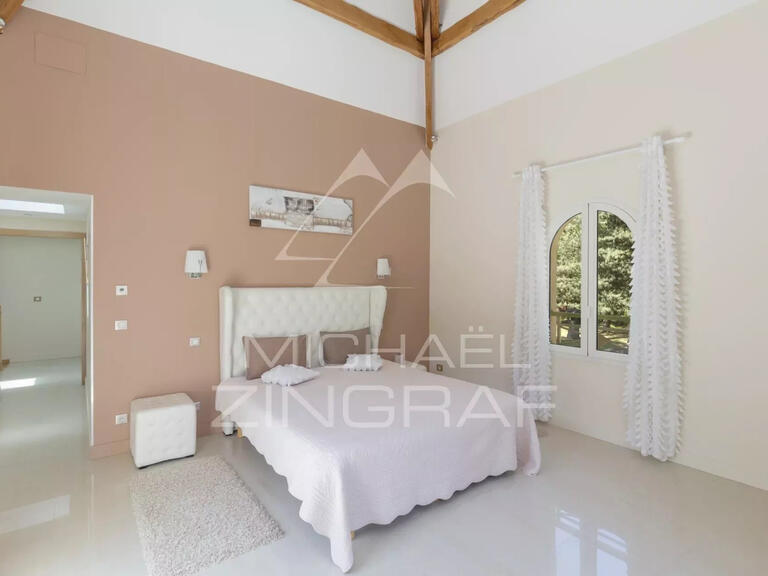 House Pontault-Combault - 4 bedrooms - 450m²