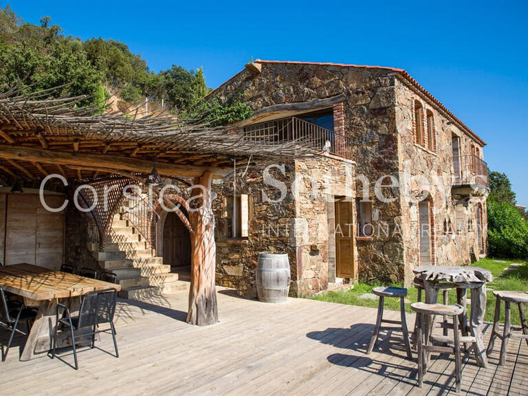 Maison Porto-Vecchio - 4 chambres - 185m²