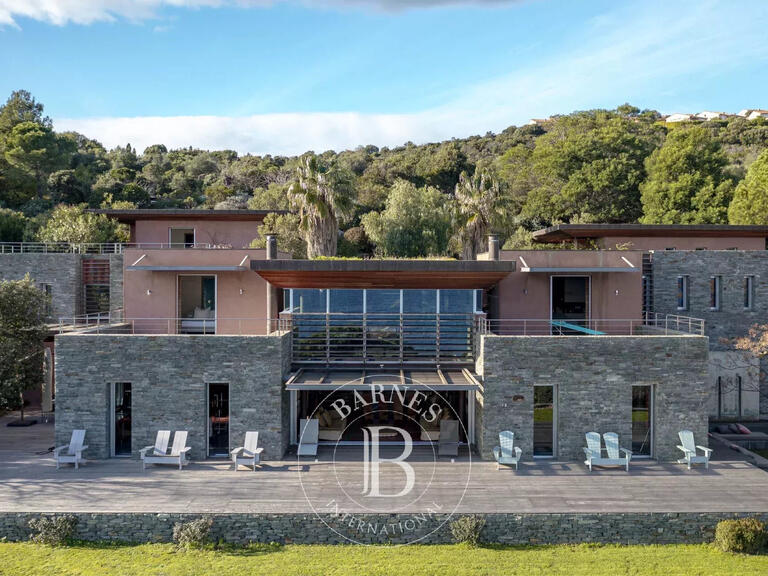 Villa Porto-Vecchio - 7 chambres - 27431m²