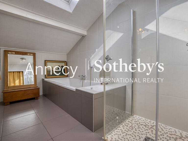 Maison Pringy - 5 chambres - 240m²